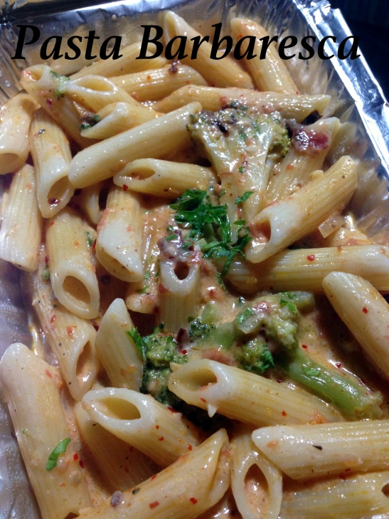 Creamy tomato sauce with vegetables 